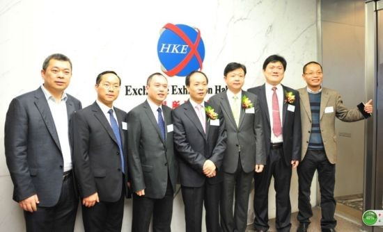 湖南高新创投董事长黄明与惠生国际高管团队合影。 湖南高新创投董事长黄明与惠生国际高管团队合影。