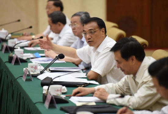 中共中央政治局常委，国务院总理李克强3日在长沙主持召开部分省份和企业座谈会并讲话。新华社记者 马占成 摄
